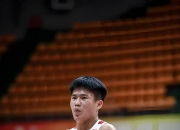 雷火电竞官网-中国选手在赛场上的出色表现，引发掌声