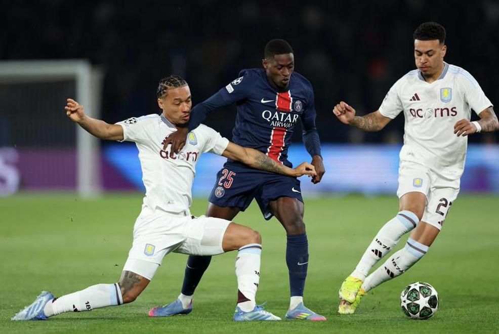 皇马轻取巴黎圣日耳曼，莱万梅开二度欧冠的简单介绍