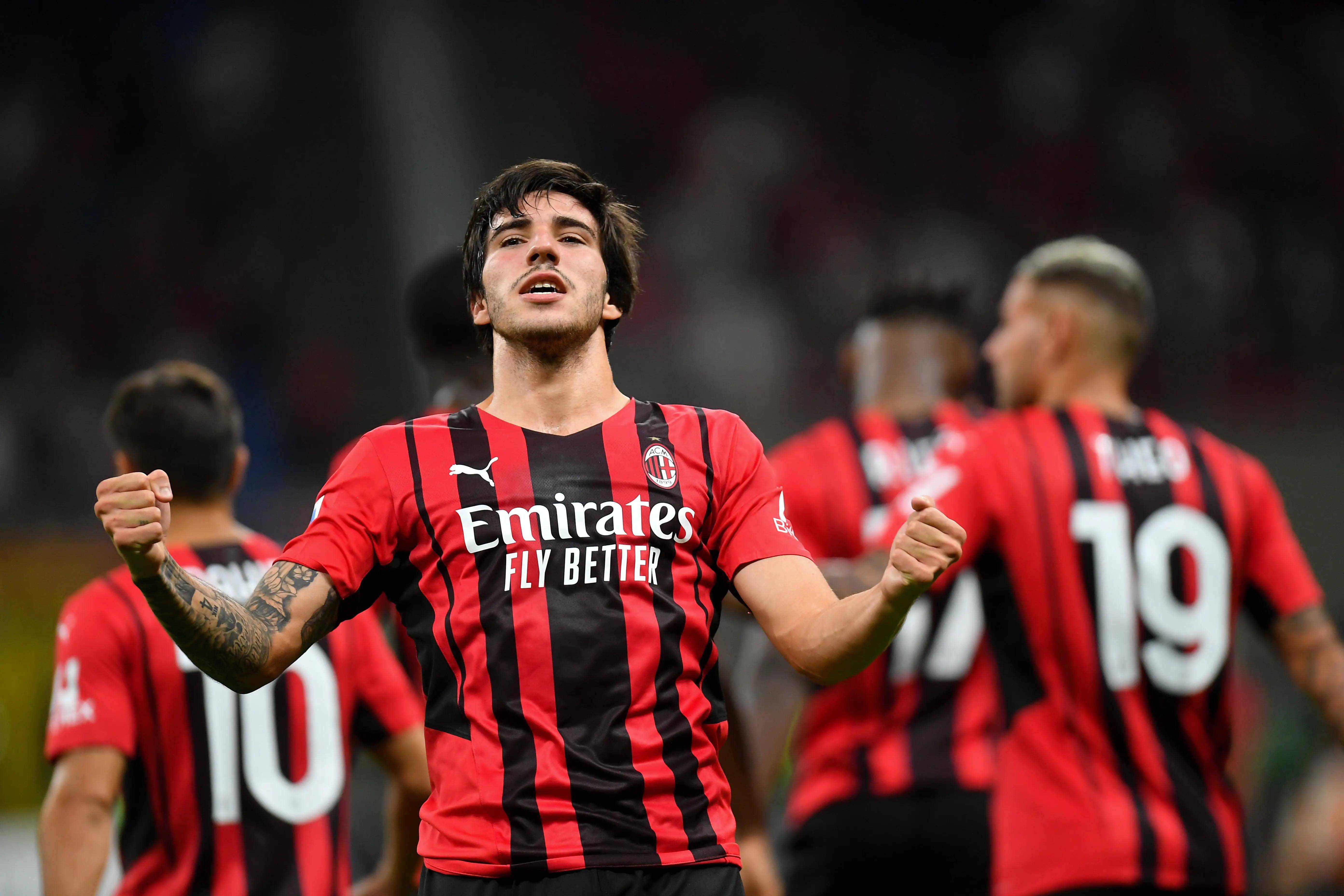 AC米兰战平尤文，博格巴梅开二度亚洲杯