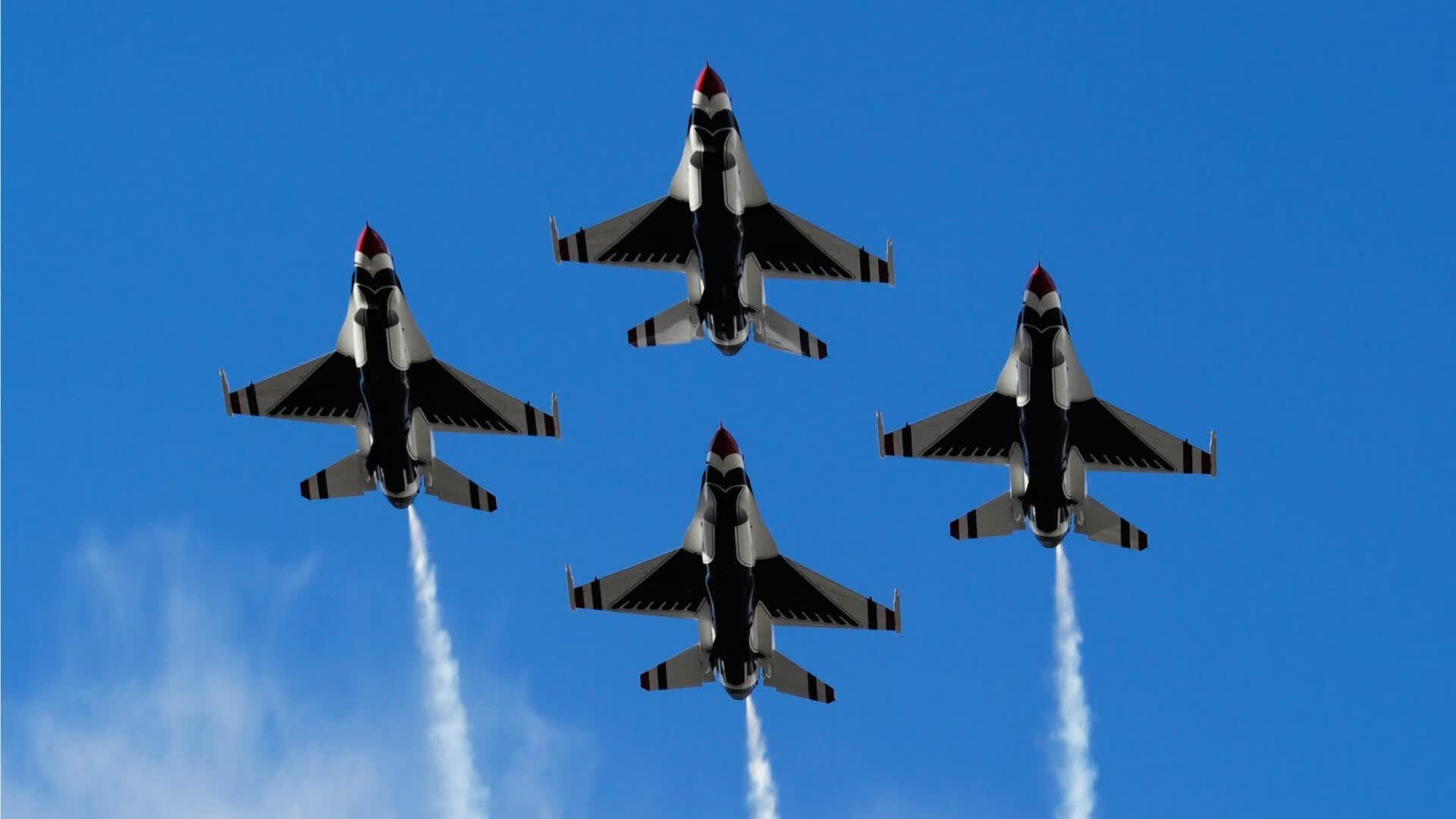2026年的盛夏，世界杯半决赛的舞台上，法兰西大球场化身成了一座沸腾的蓝色火山